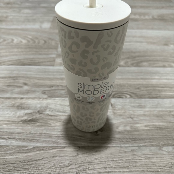 Simple Modern Stainless Steel Lidded Tumbler - Picture 4 of 6